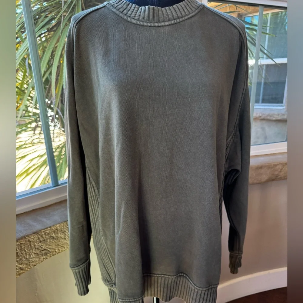 Aerie Down-To-Earth Oversized Crew Sweatshirt Women’s Size Medium (NWOT) - Picture 4 of 15